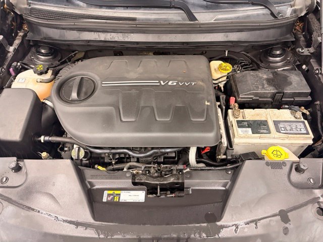 Used 2015 Jeep Cherokee Latitude w/ Cold Weather Group AWD/4WD image 18