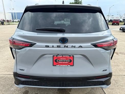 Certified 2025 Toyota Sienna XSE w/ XSE Plus Package FWD image 4