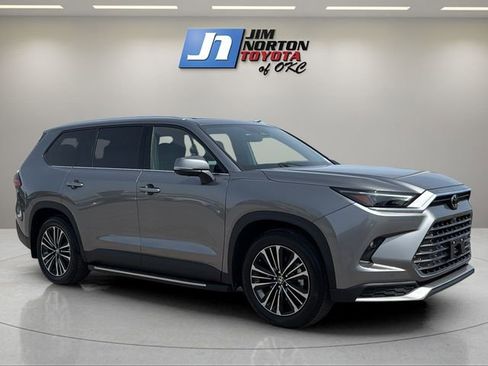 Used 2025 Toyota Grand Highlander AWD Hybrid image 3