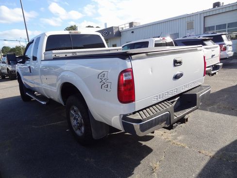 Used 2012 Ford F250 XLT w/ XLT Interior Pkg image 3
