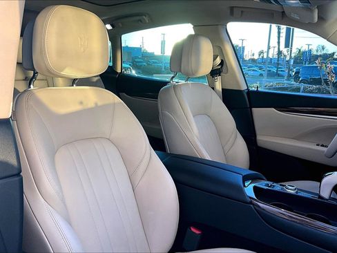 Used 2017 Maserati Levante image 7