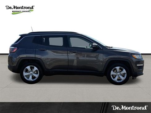Used 2019 Jeep Compass Latitude image 4