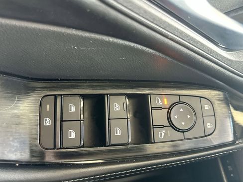 Used 2025 Nissan Rogue SV FWD image 17
