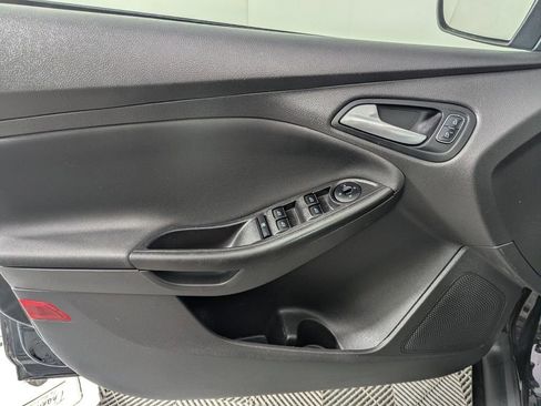 Used 2017 Ford Focus SE image 20