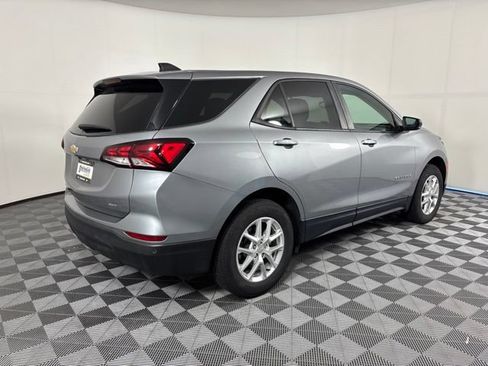 Used 2024 Chevrolet Equinox LS w/ LS Convenience Package AWD/4WD image 5