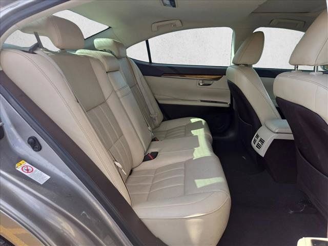 Used 2017 Lexus ES 350 F Sport w/ Luxury Package FWD image 20
