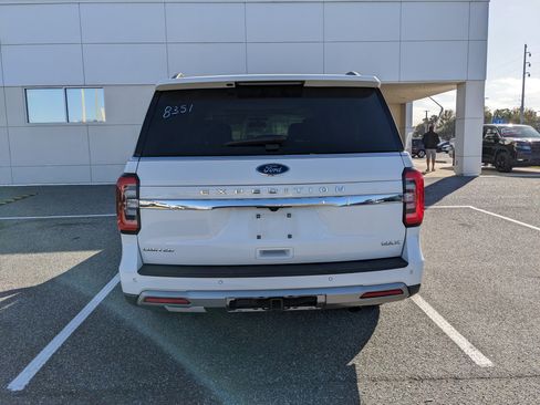 Used 2024 Ford Expedition Max Limited image 9