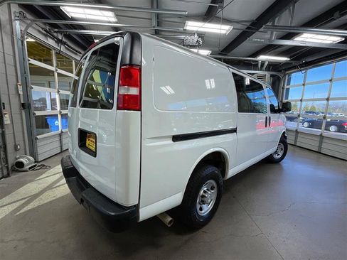 Used 2021 Chevrolet Express 2500 w/ Driver Convenience Package image 5