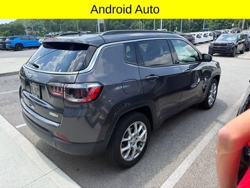 Used 2024 Jeep Compass Latitude AWD/4WD image 6