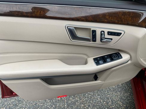 Used 2016 Mercedes-Benz E 350 4MATIC Sedan image 28