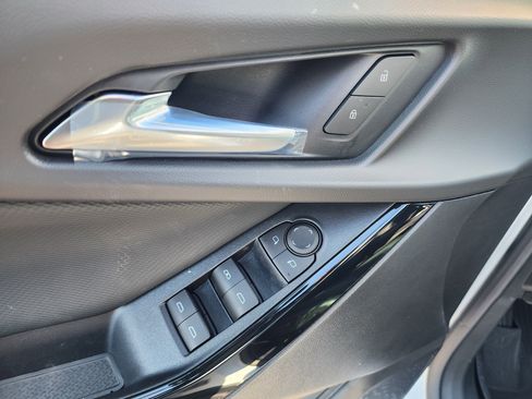 New 2026 Chevrolet Equinox LT w/ Convenience Package II image 24