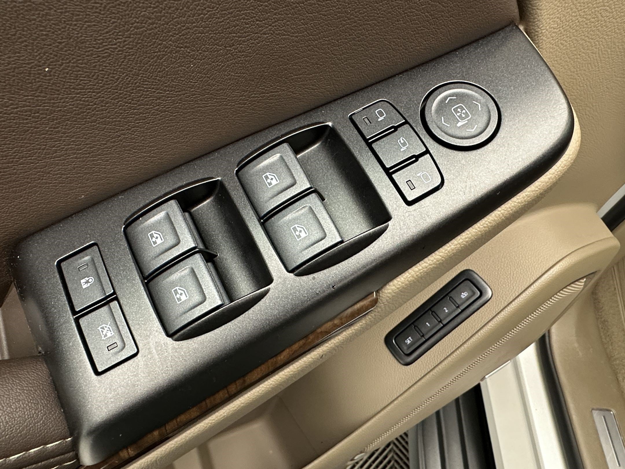 Certified 2020 Chevrolet Tahoe LT w/ Luxury Package AWD/4WD image 15