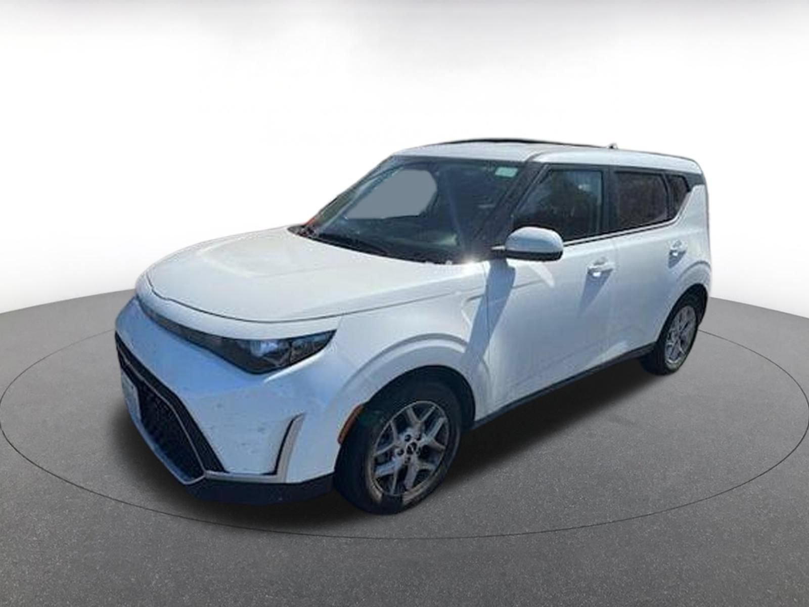 Used 2025 Kia Soul LX w/ LX Technology Package FWD image 2