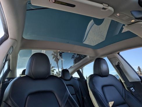 Used 2023 Tesla Model 3 Standard Range image 16