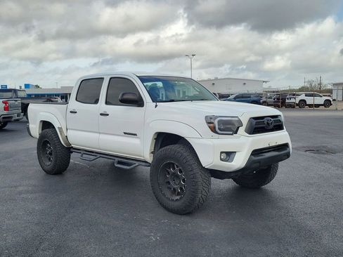 Used 2015 Toyota Tacoma PreRunner w/ SR5 Package image 8