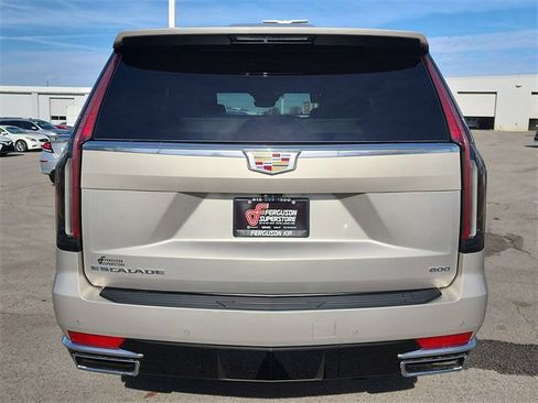 Used 2023 Cadillac Escalade Premium Luxury image 4