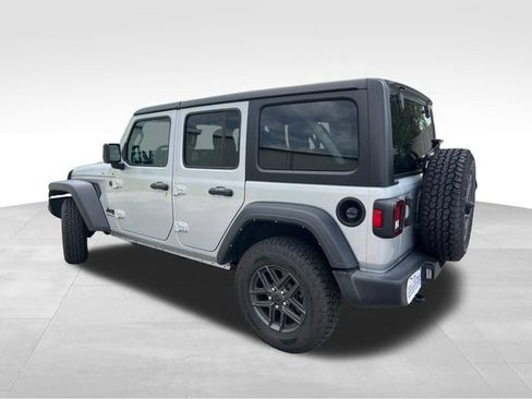 Used 2024 Jeep Wrangler Unlimited Sport AWD/4WD image 4