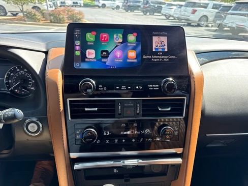 Used 2024 INFINITI QX80 Sensory AWD/4WD image 5