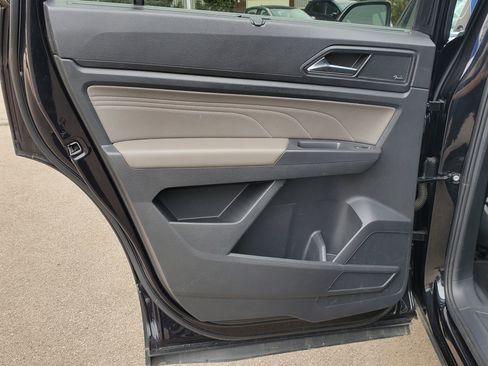 Used 2021 Volkswagen Atlas SEL Premium image 14