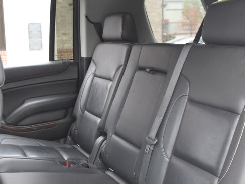 Used 2019 Chevrolet Suburban LT image 30