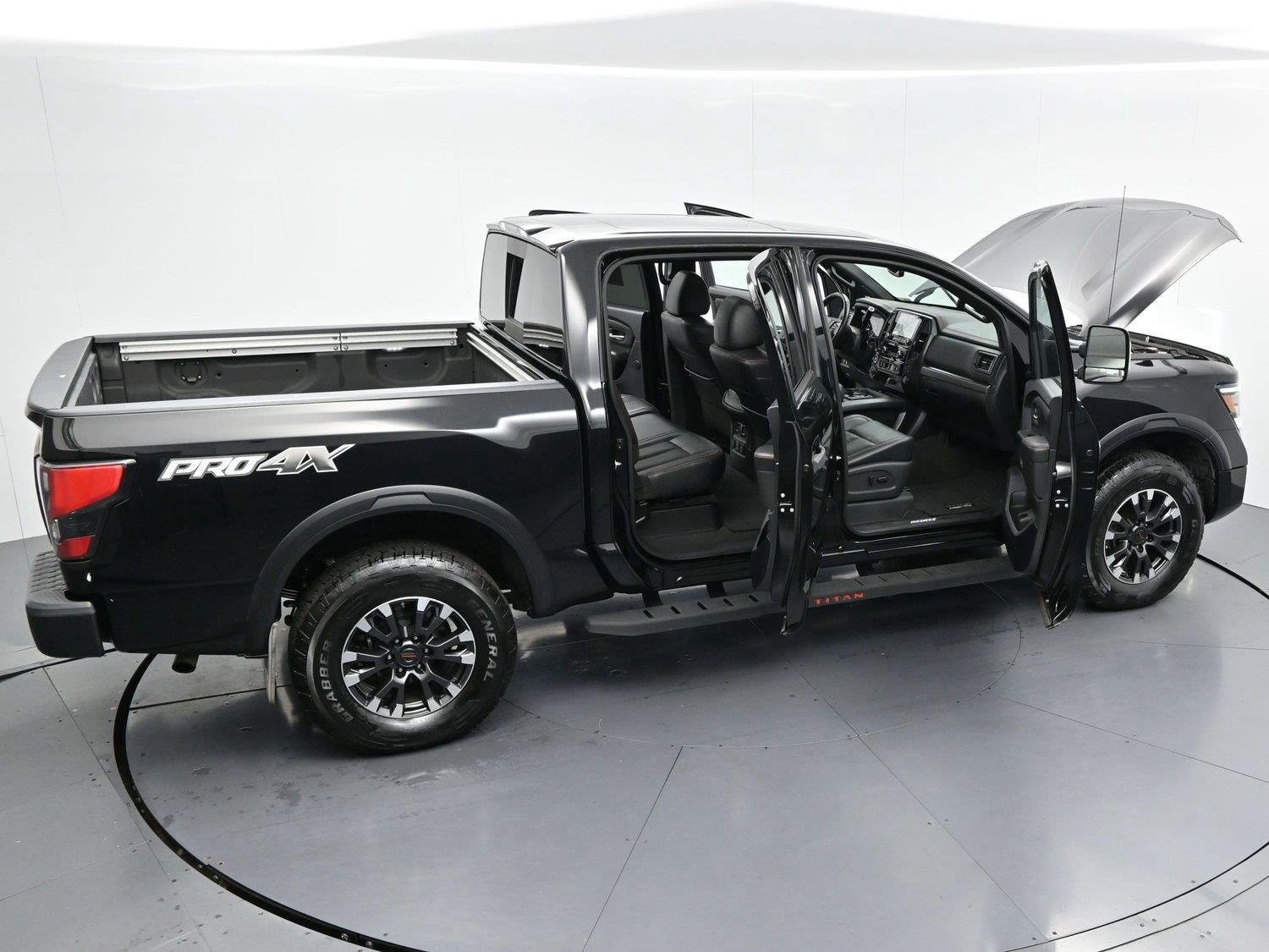 Used 2021 Nissan Titan PRO-4X w/ Pro-4x Convenience Package AWD/4WD image 44