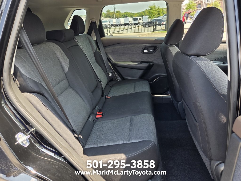 Used 2023 Nissan Rogue SV FWD image 14