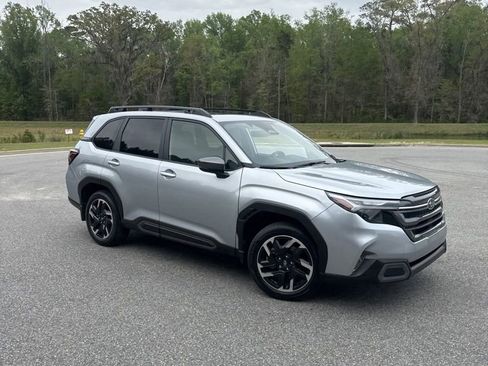 Used 2025 Subaru Forester Limited w/ Popular Package #2 image 5