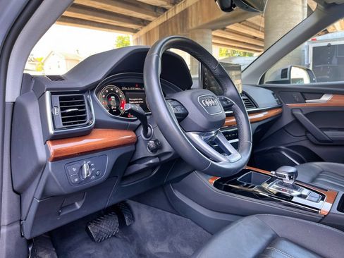 Used 2021 Audi Q5 2.0T Premium Plus w/ Premium Plus Package AWD/4WD image 17