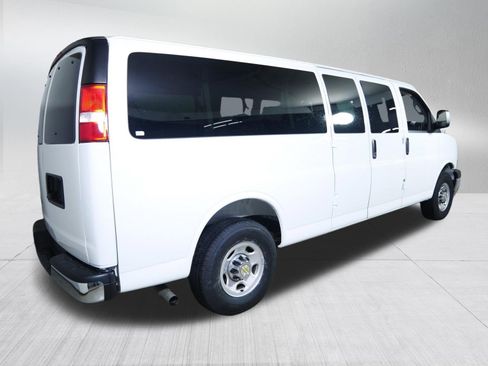 Used 2025 Chevrolet Express 3500 LT w/ LT Preferred Equipment Group RWD image 7