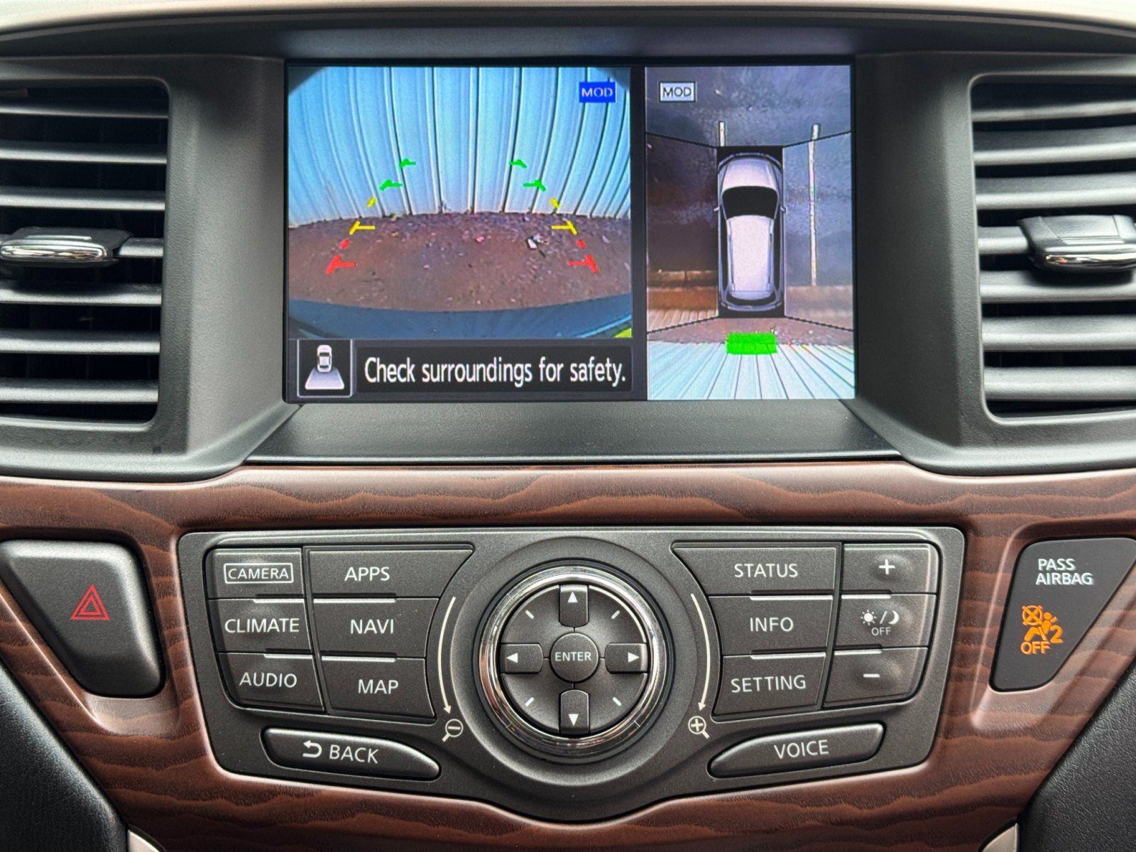 Used 2017 Nissan Pathfinder Platinum AWD/4WD image 28