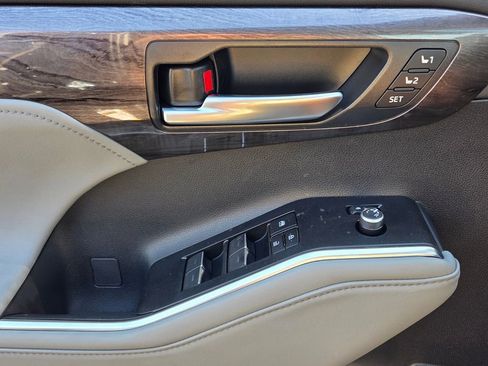 New 2026 Toyota Highlander Limited image 31