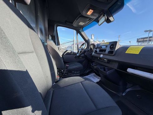Used 2019 Mercedes-Benz Sprinter 170 image 19
