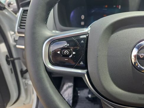 Used 2025 Volvo XC90 T8 Ultra w/ Protection Package Premier image 16