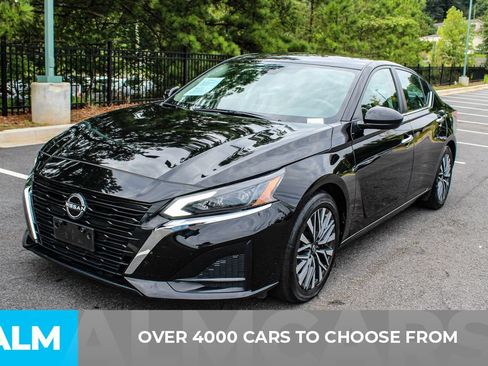 Used 2024 Nissan Altima 2.5 SV FWD image 2