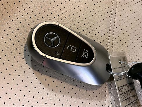 Used 2022 Mercedes-Benz C 300 Sedan image 15