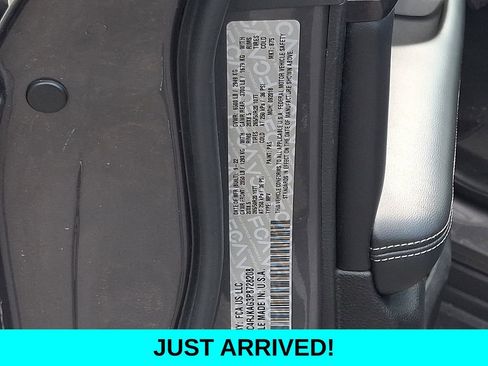 Used 2023 Jeep Grand Cherokee L Laredo image 27