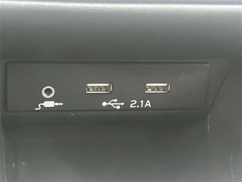 Used 2020 Subaru Outback Limited image 27