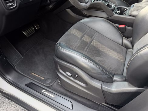 Certified 2023 Porsche Cayenne Turbo GT AWD/4WD image 11