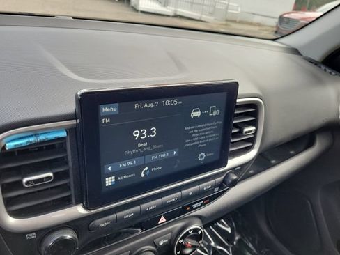 Used 2020 Hyundai Venue SE FWD image 29