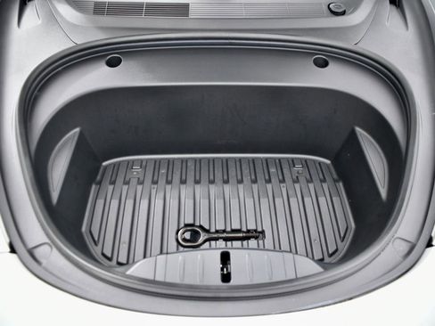 Used 2022 Tesla Model 3 Standard Range Plus image 19