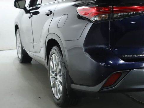 Used 2022 Toyota Highlander Limited AWD/4WD image 51