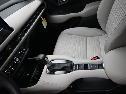 Used 2026 Honda HR-V LX image 15