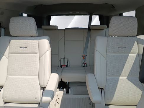 Used 2024 Cadillac Escalade Sport Platinum w/ LPO, ONYX Package AWD/4WD image 14