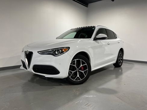 Used 2021 Alfa Romeo Stelvio Ti w/ Nero Edizione image 2