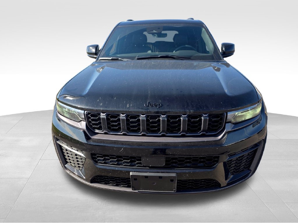 Used 2026 Jeep Grand Cherokee Altitude AWD/4WD image 11