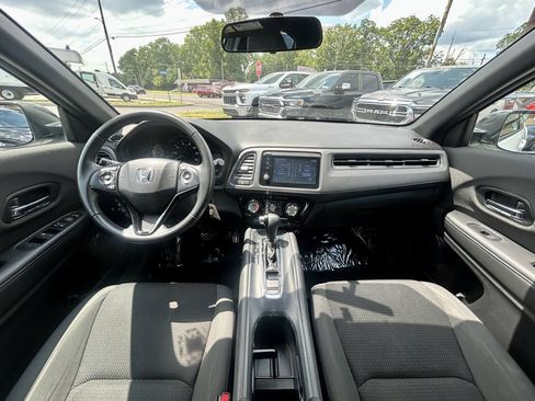 Used 2021 Honda HR-V Sport image 21