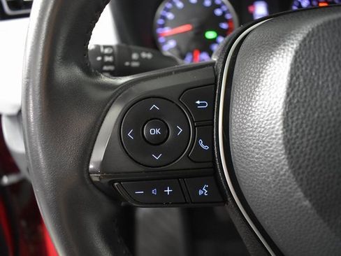 Used 2019 Toyota RAV4 XLE Premium image 14