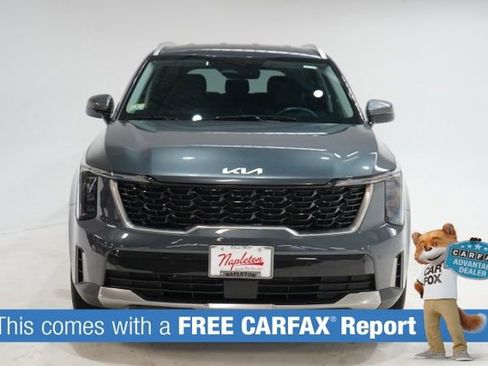 Used 2024 Kia Sorento S image 2