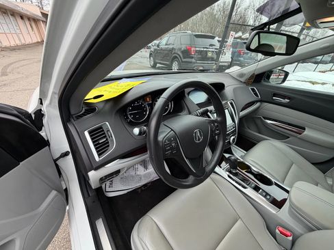 Used 2016 Acura TLX image 9