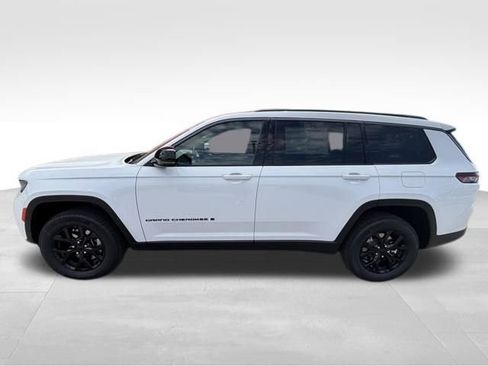 New 2026 Jeep Grand Cherokee L 4WD image 3